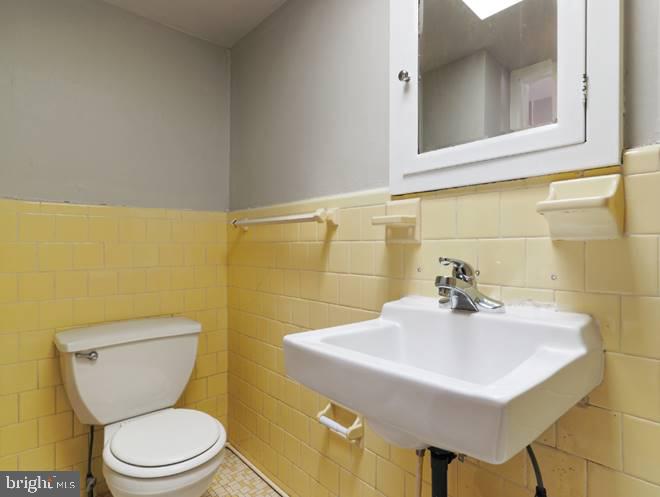 CHARLES VILLAGE - Residential Income