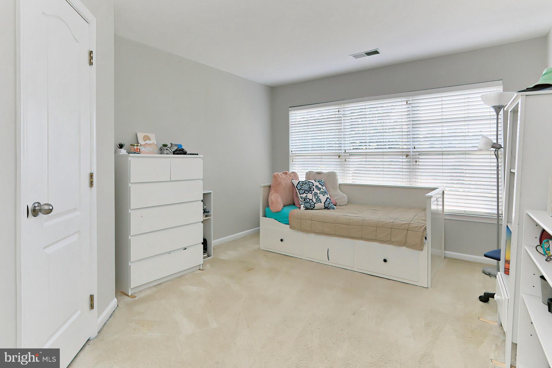 ASHBURN FARM - Residential