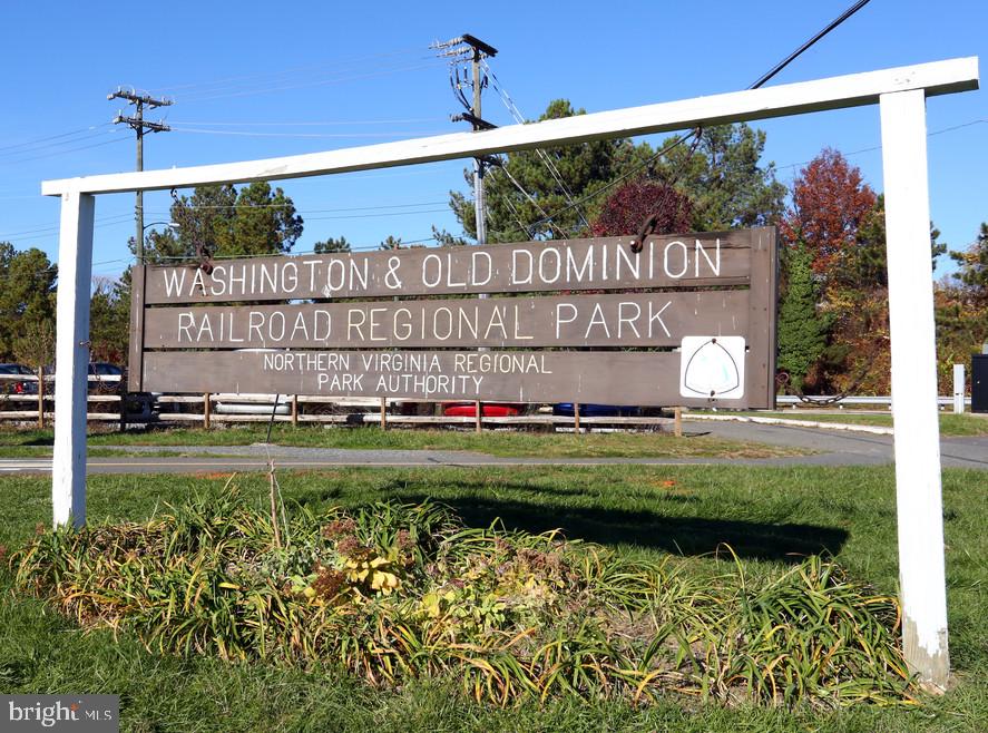 ASHBURN FARM - Residential