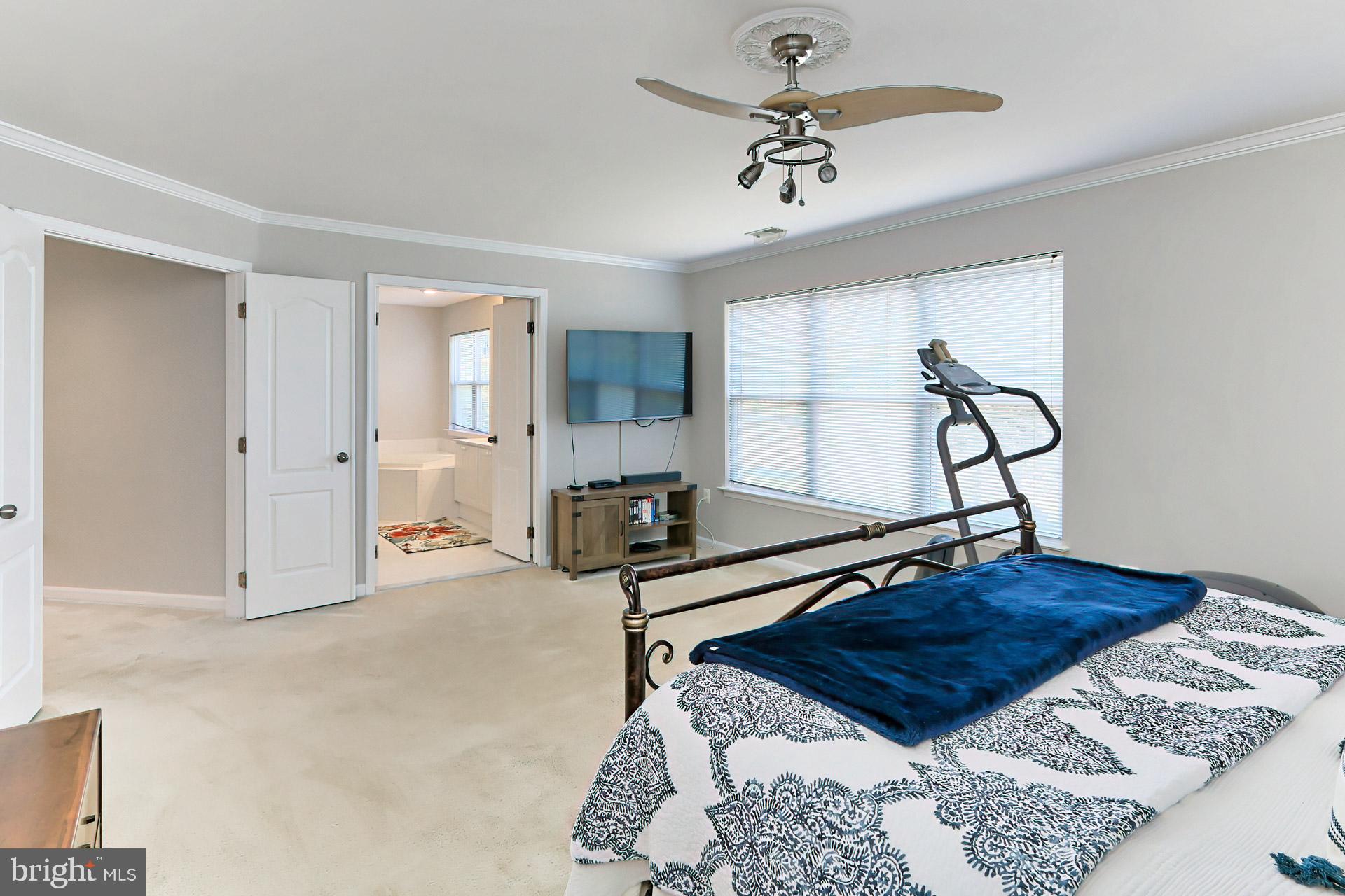 ASHBURN FARM - Residential