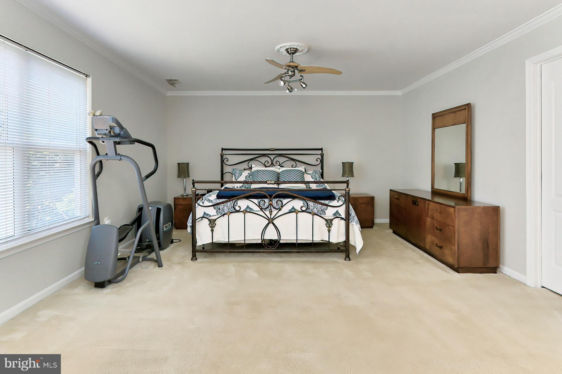 ASHBURN FARM - Residential