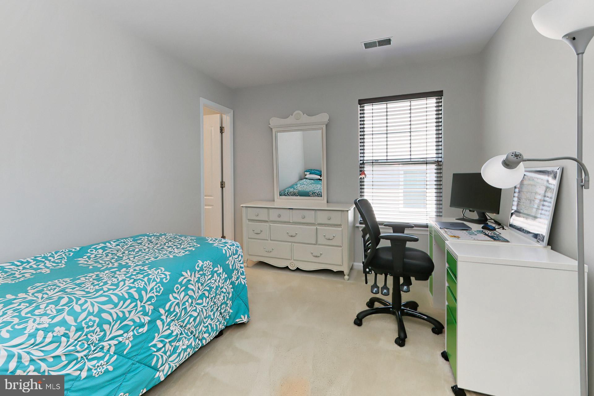 ASHBURN FARM - Residential