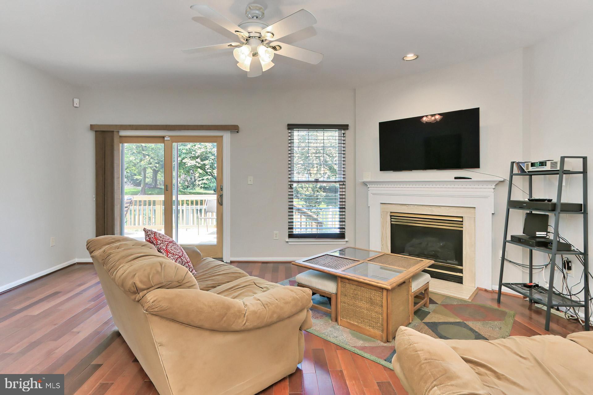 ASHBURN FARM - Residential