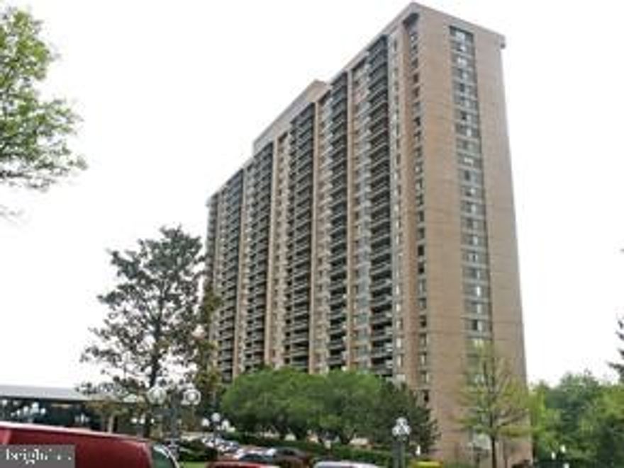 Stunning condo unit. The rent price includes a garage parking space along w/ the storage bin. LIGHT/BRIGHT/AIRY-Open floor plan. Washer & dryer in unit. Enjoy the amenities the Skyline has to offer: pool, exercise rooms, saunas, steam rooms, billiards, party room, library, 24 hour concierge.  Walk to Target, Panera, Starbucks.  Location: Min to Crystal City, Amazon, DCA, Shirlington, Mark Center.  Shuttle buses to metro.  Pay only electric and internet.  No pets and no smokers.