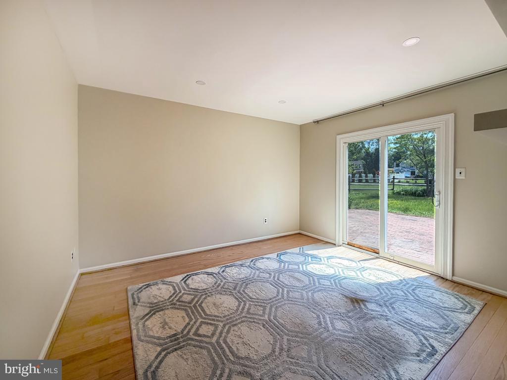 SILVER LAKE AT NEW - Residential