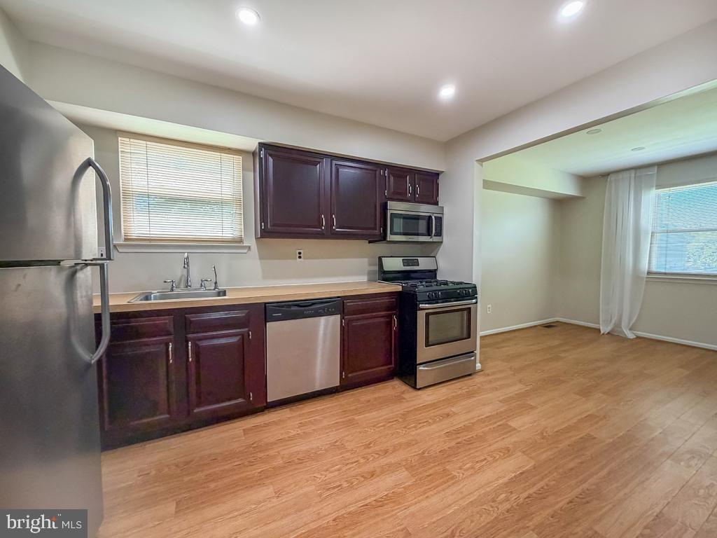 SILVER LAKE AT NEW - Residential