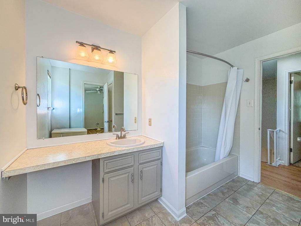 SILVER LAKE AT NEW - Residential