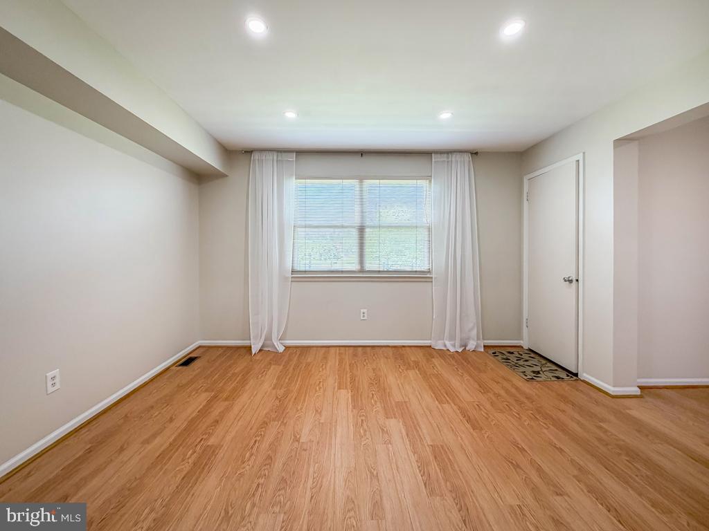 SILVER LAKE AT NEW - Residential