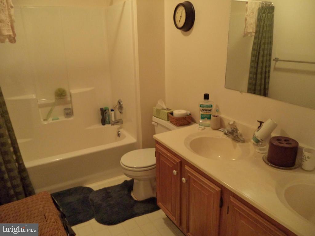 GRANDVIEW CHASE - Residential