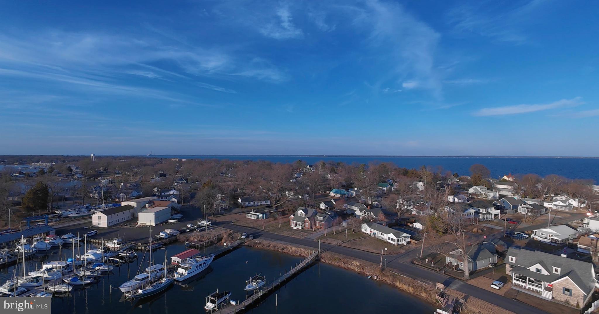 COLONIAL BEACH - Residential