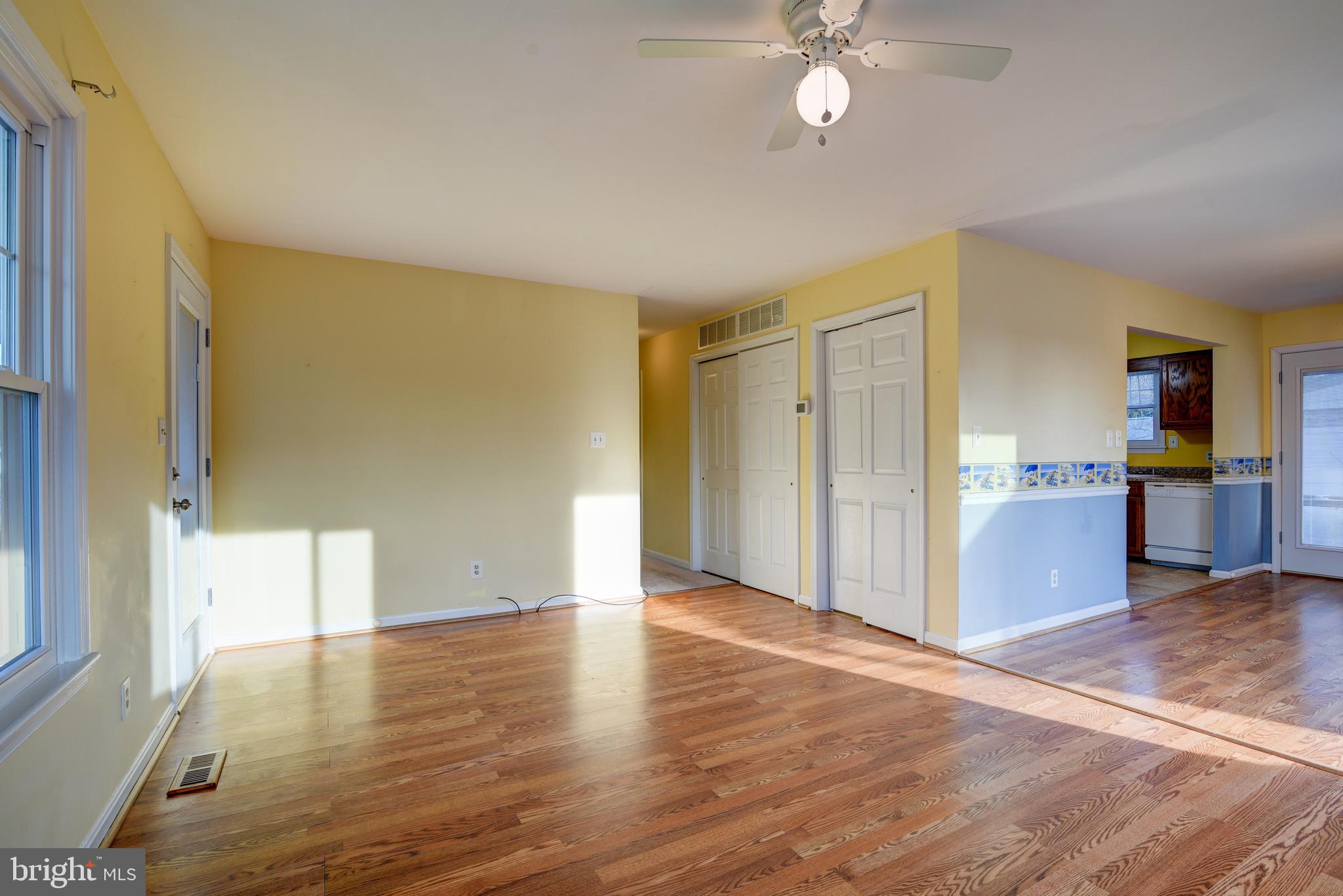 COLONIAL BEACH - Residential