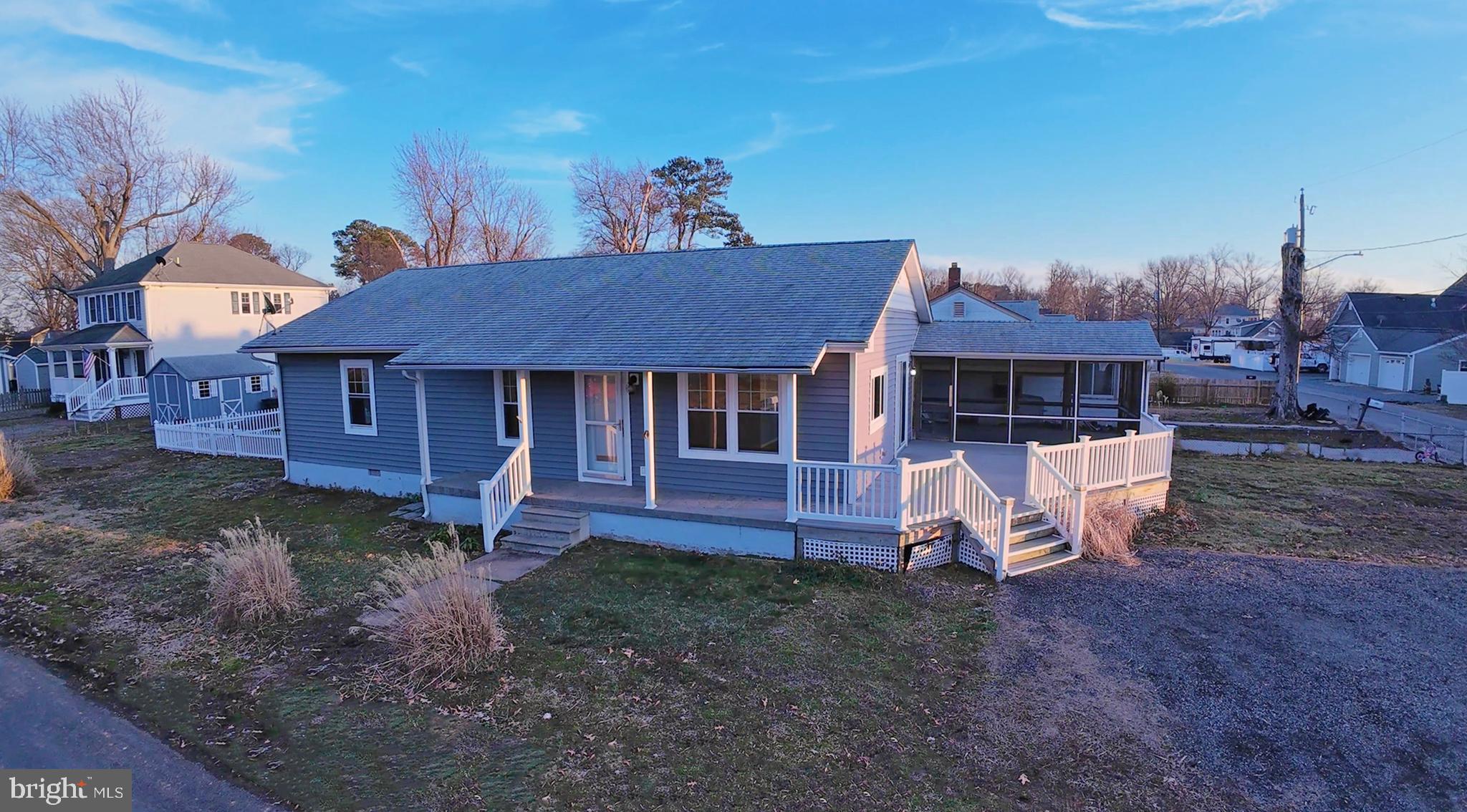 COLONIAL BEACH - Residential