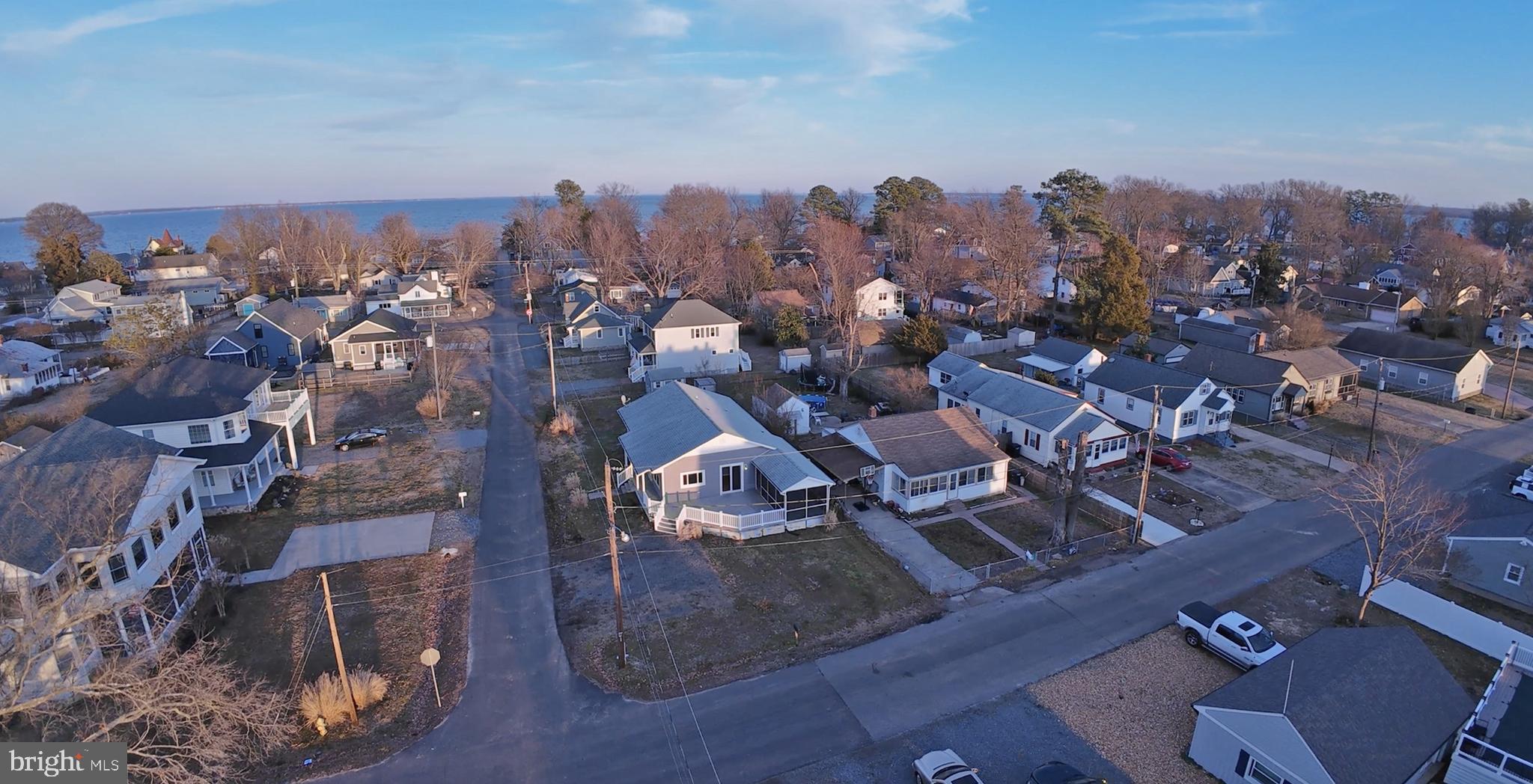 COLONIAL BEACH - Residential