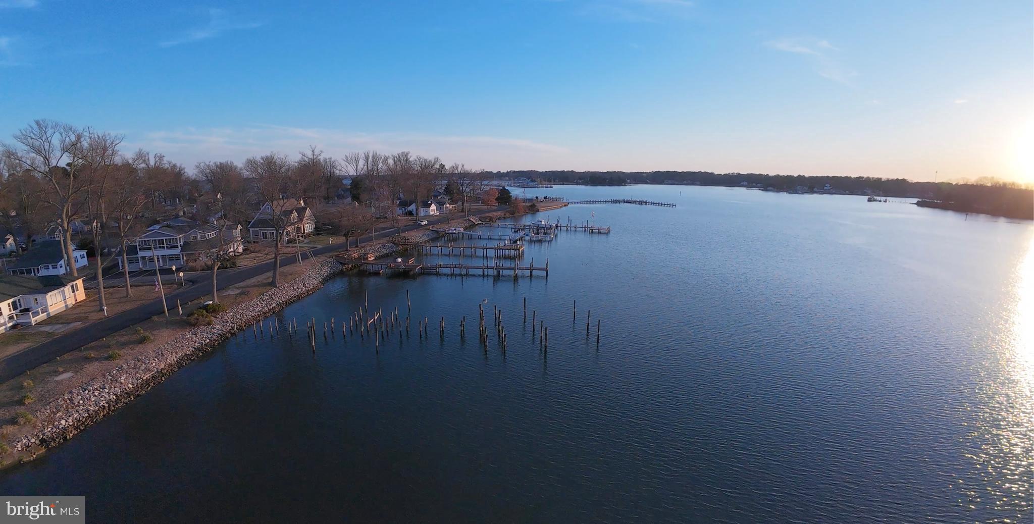 COLONIAL BEACH - Residential