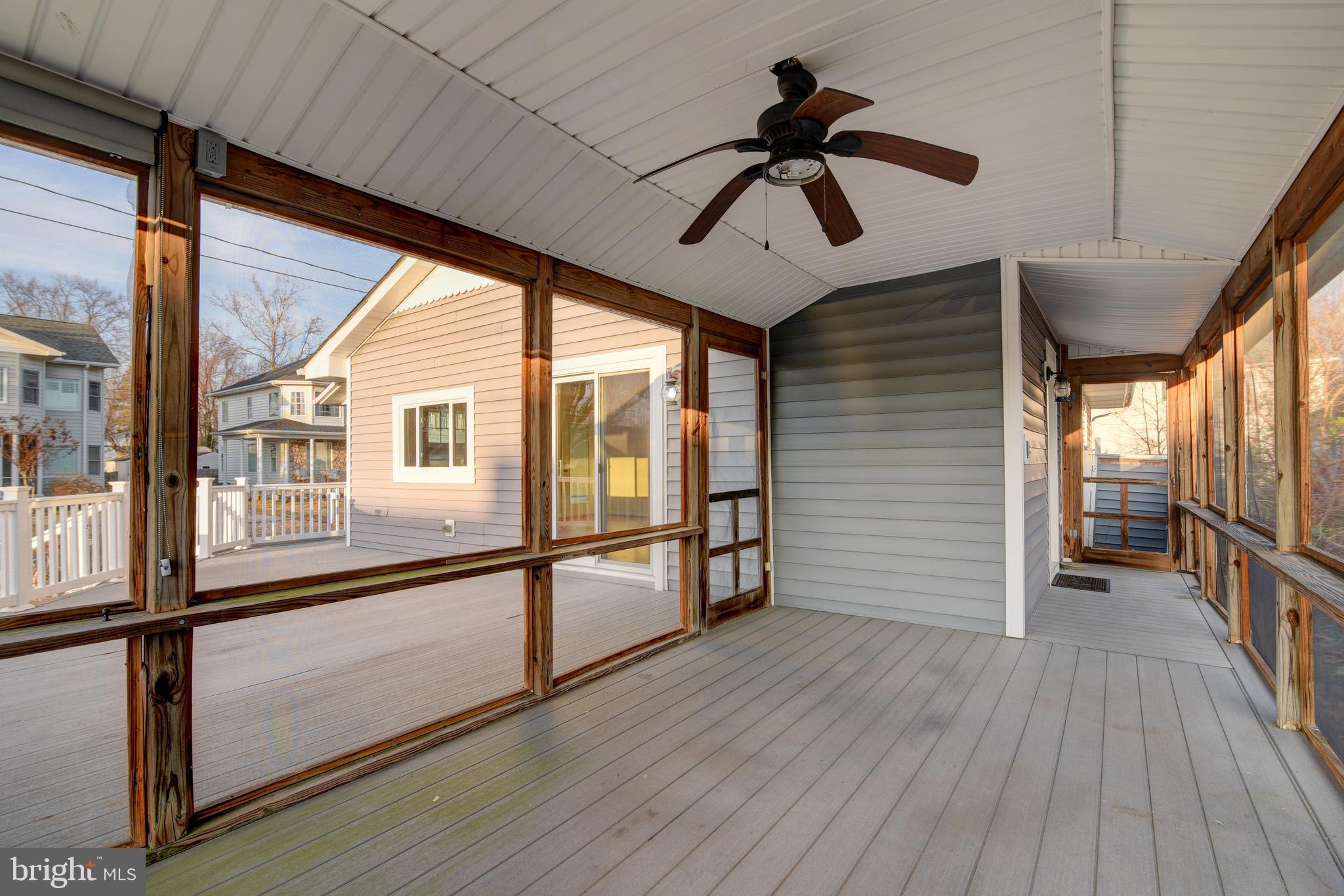 COLONIAL BEACH - Residential