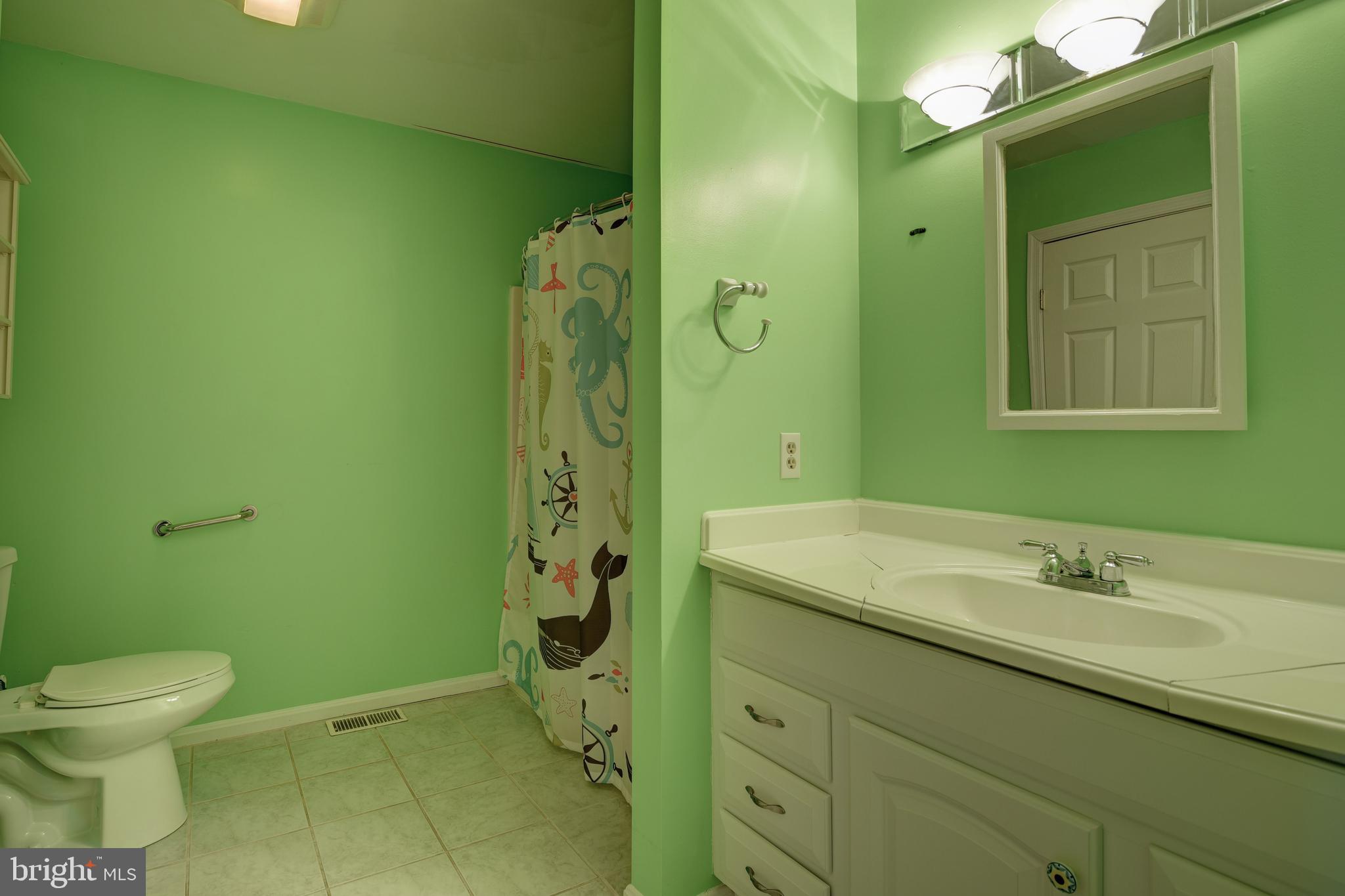 COLONIAL BEACH - Residential