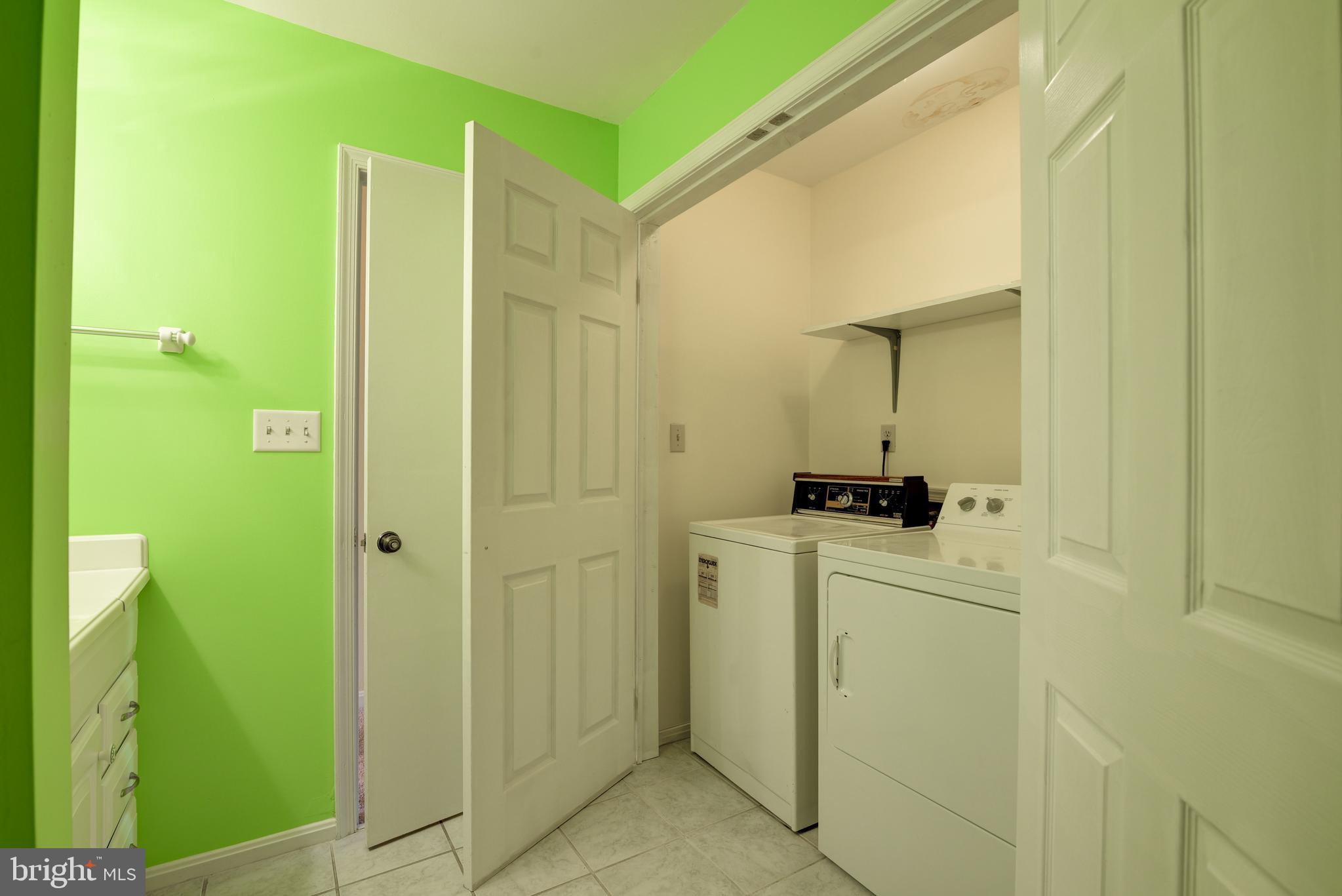 COLONIAL BEACH - Residential