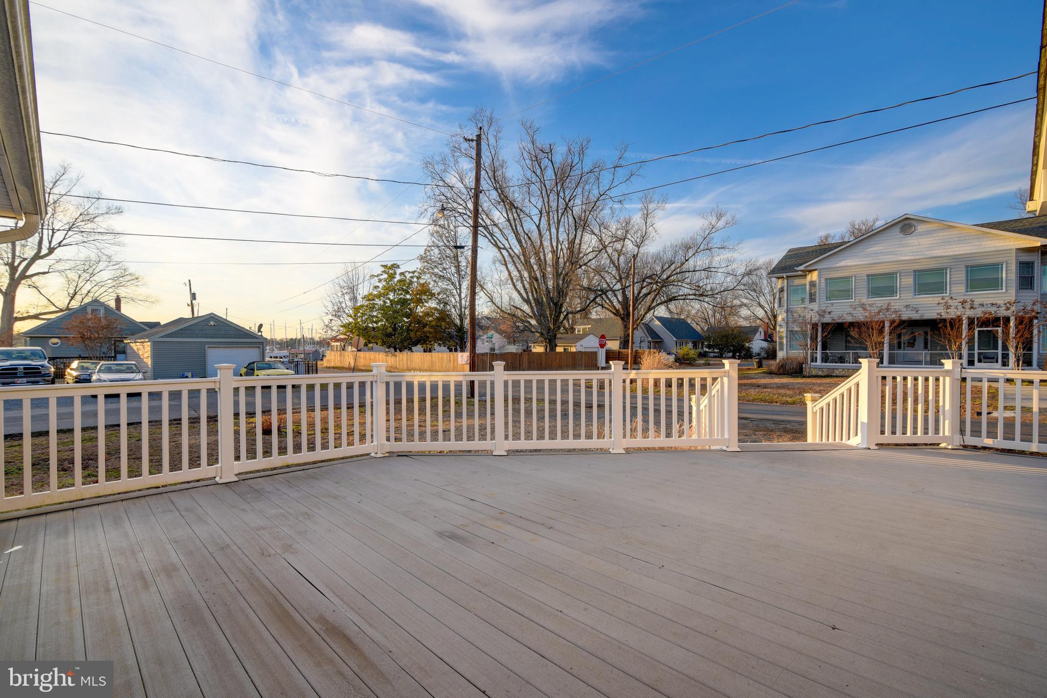 COLONIAL BEACH - Residential