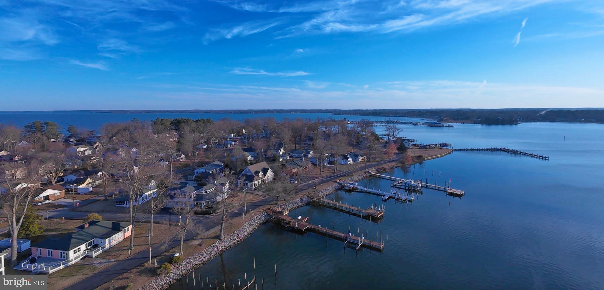 COLONIAL BEACH - Residential