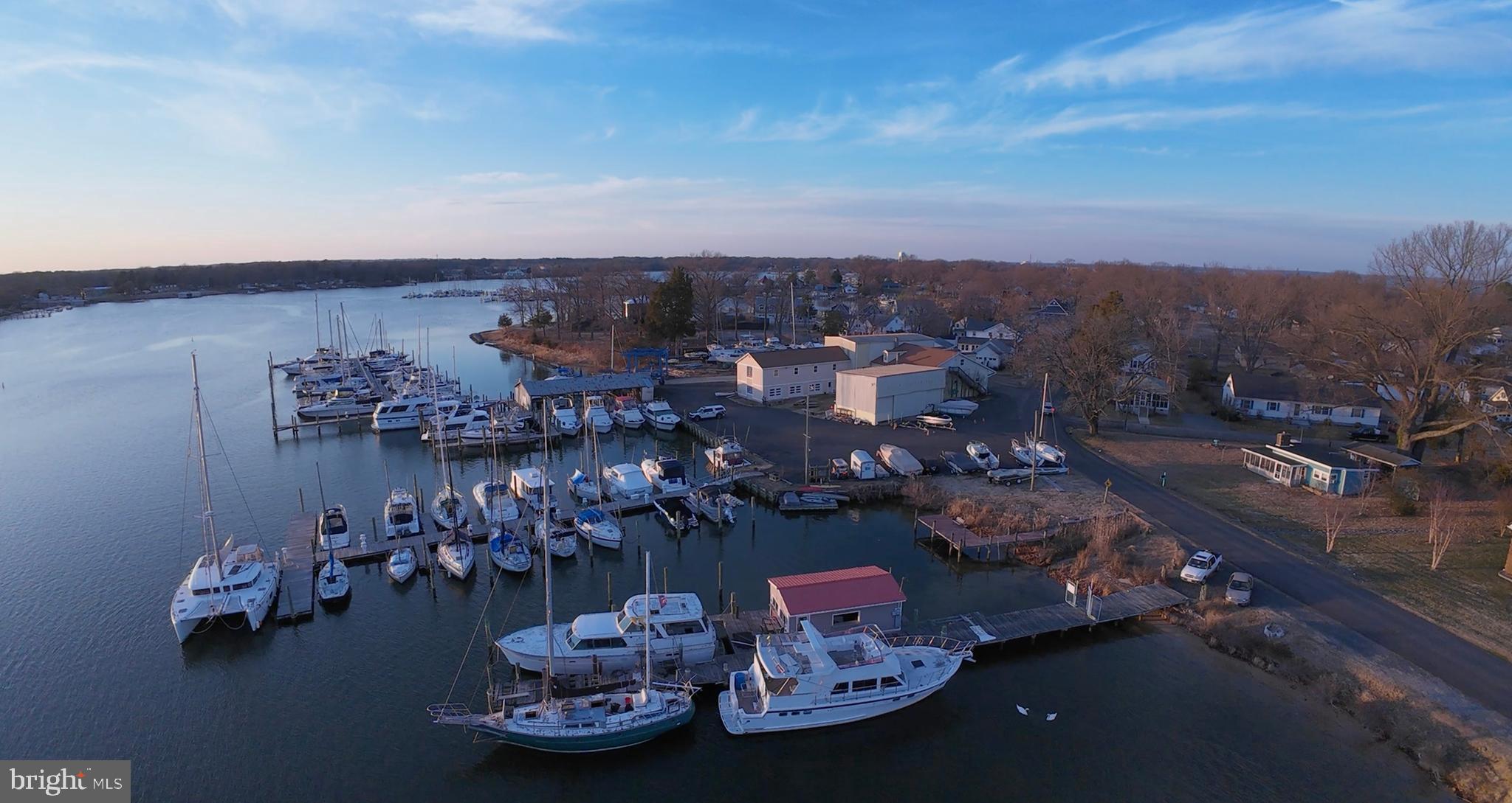 COLONIAL BEACH - Residential