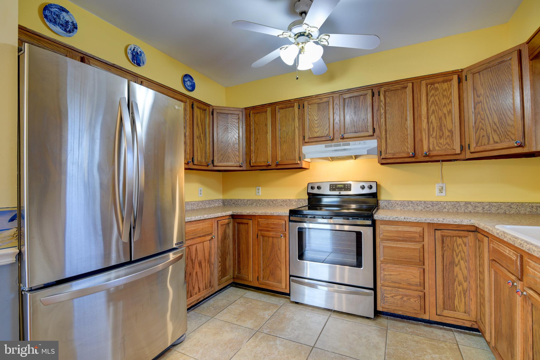 COLONIAL BEACH - Residential