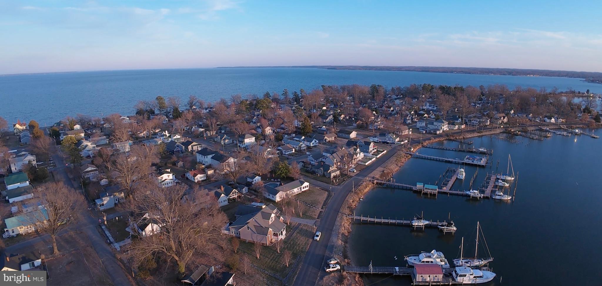 COLONIAL BEACH - Residential