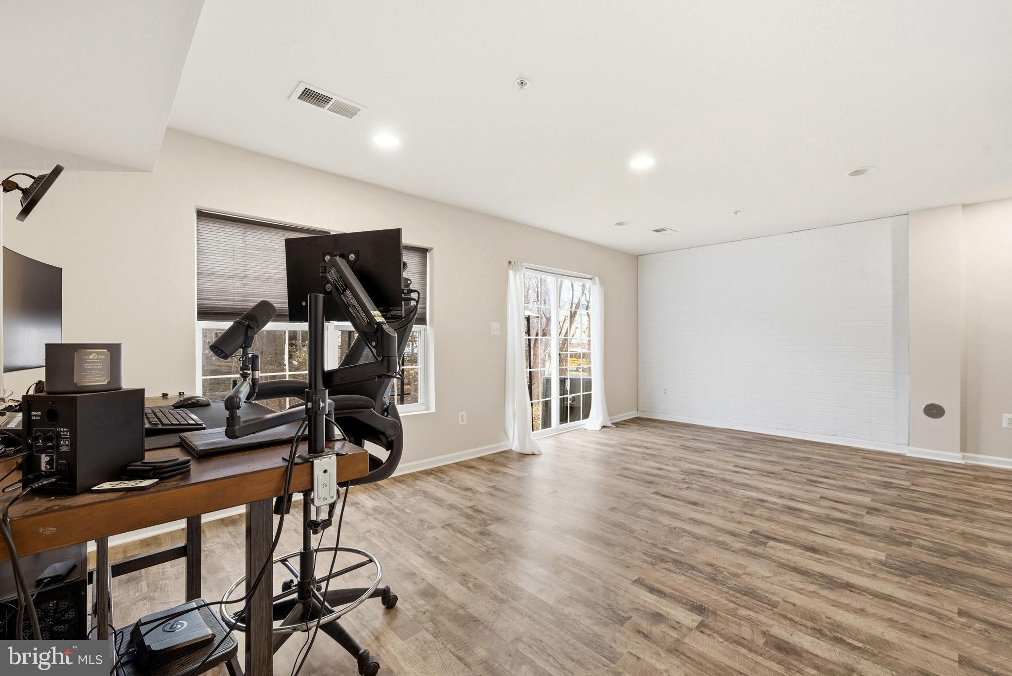 RIVERWATCH - Residential