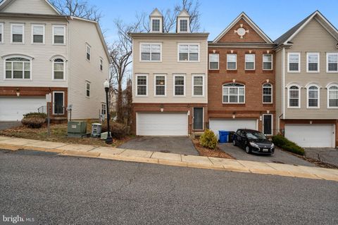 Townhouse For Sale - 10 Kearney Way<br/> INDIAN HEAD, MD 20640