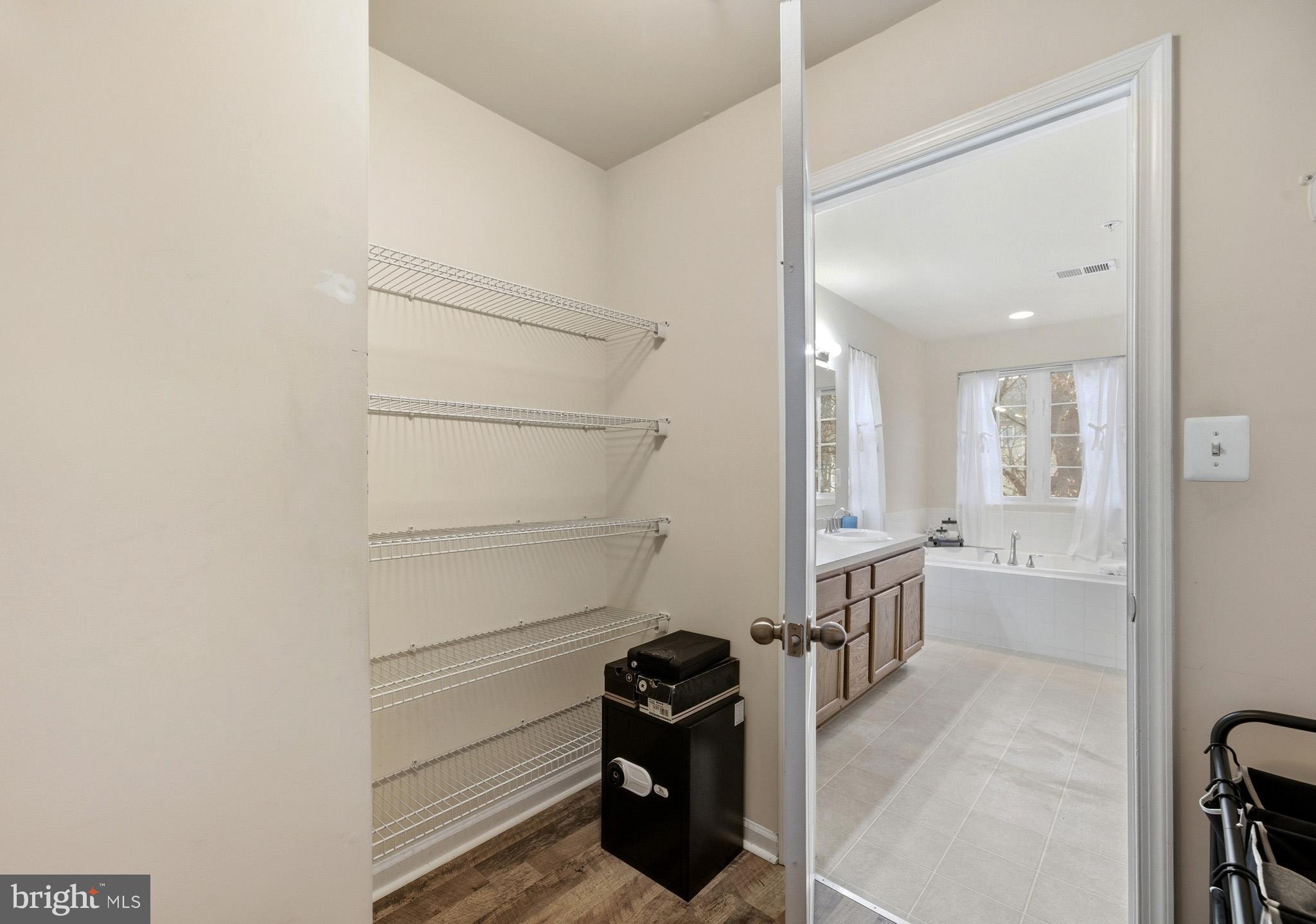 RIVERWATCH - Residential