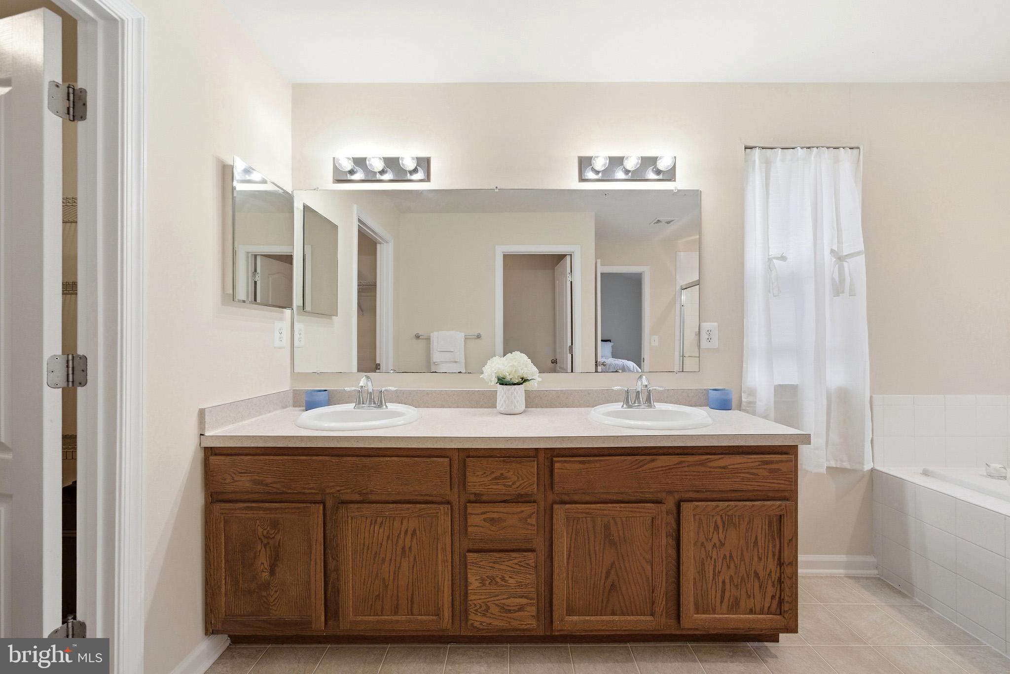 RIVERWATCH - Residential