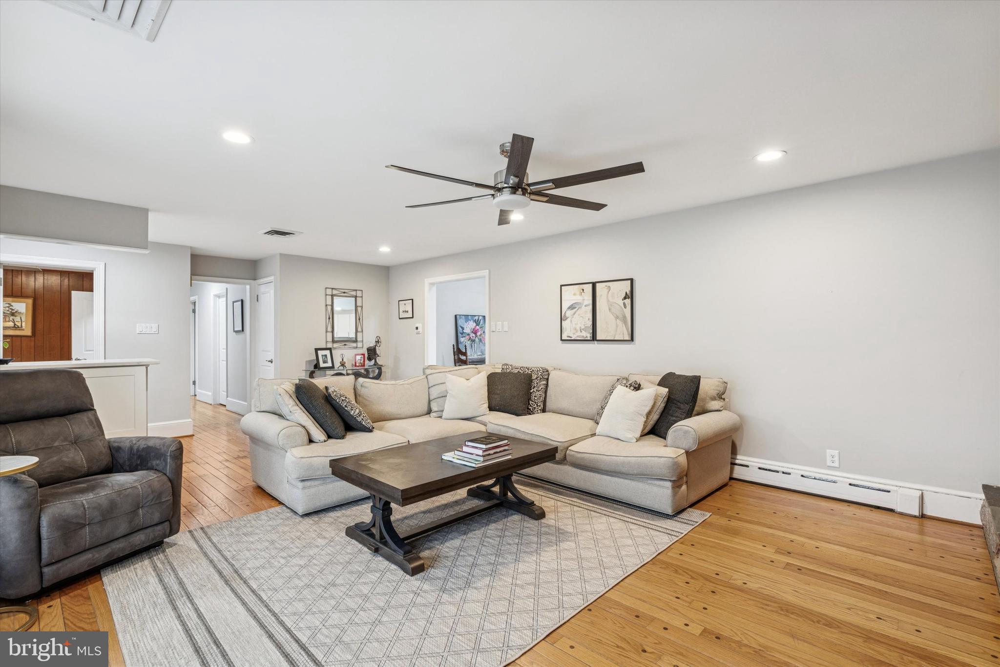 591 W HOFFECKER ROAD