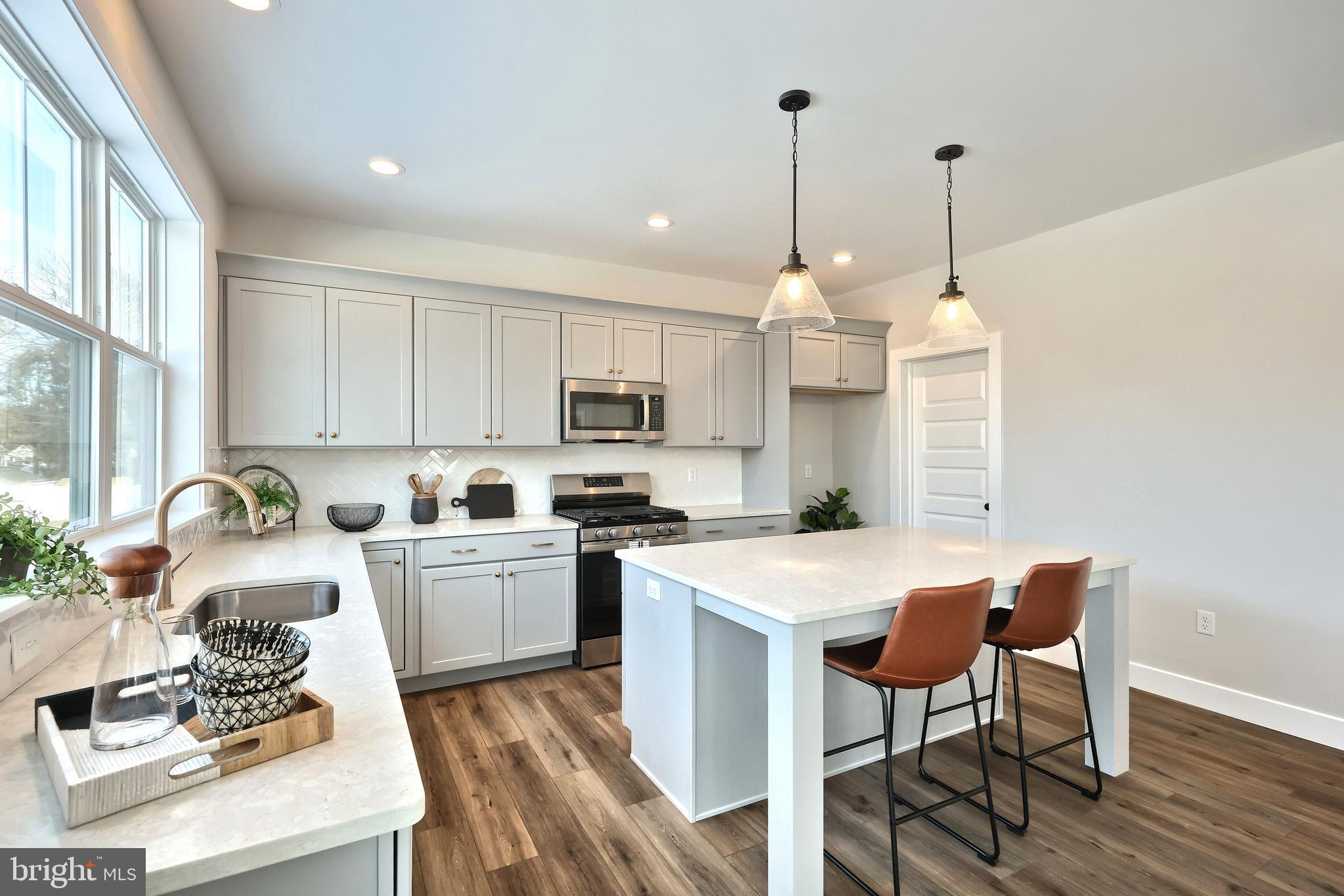 WALTON HILL - Residential