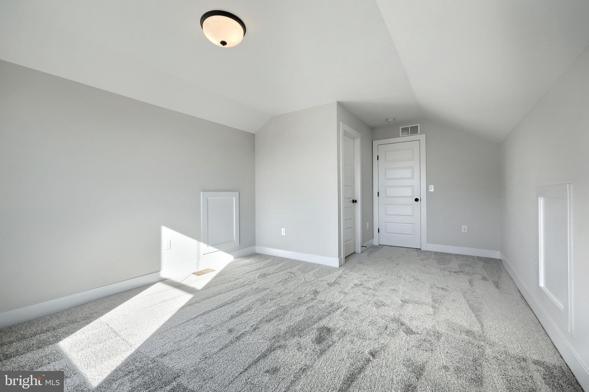 WALTON HILL - Residential