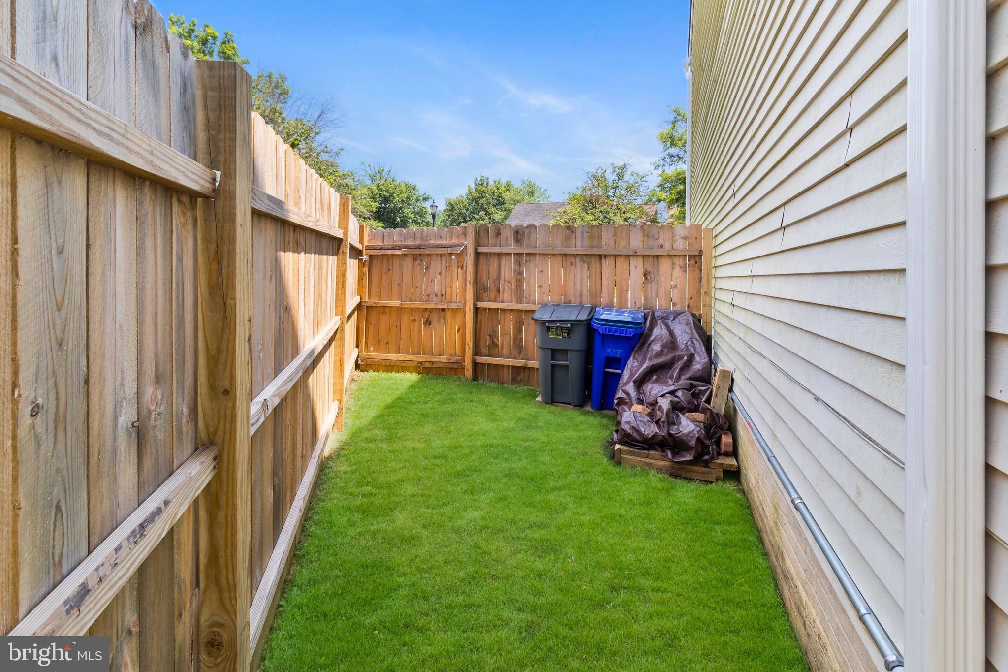 PRINCETON SQUARE - Residential