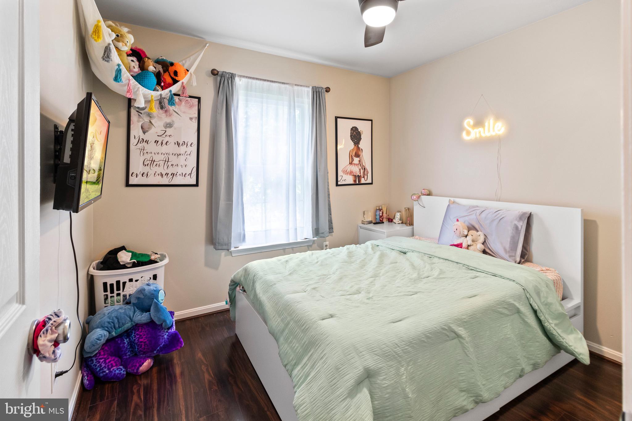 PRINCETON SQUARE - Residential