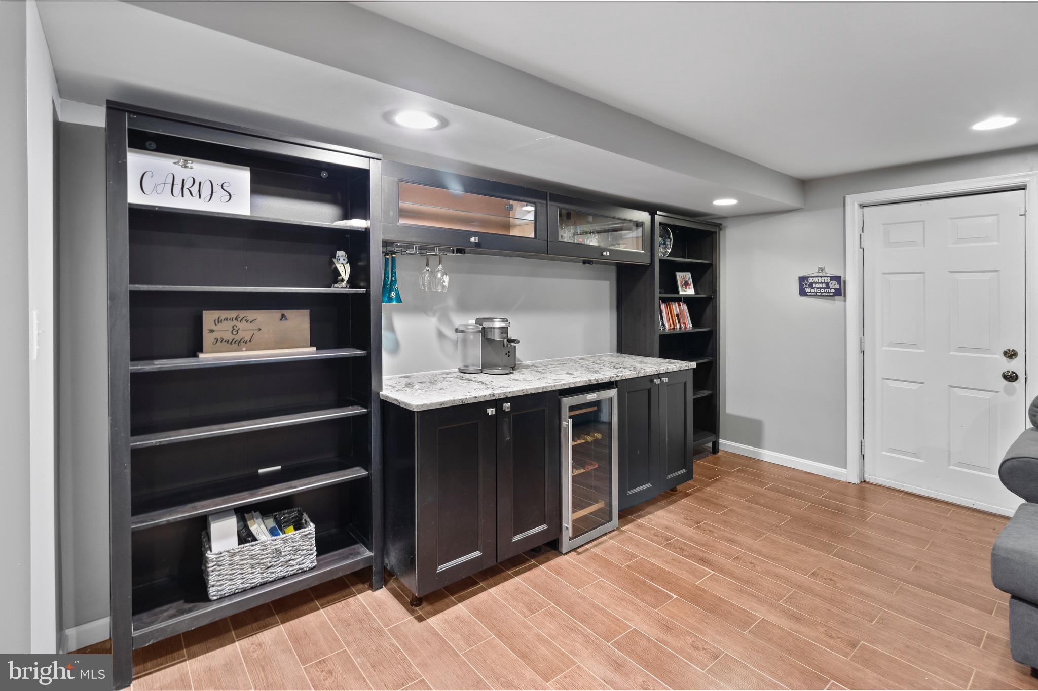 PRINCETON SQUARE - Residential