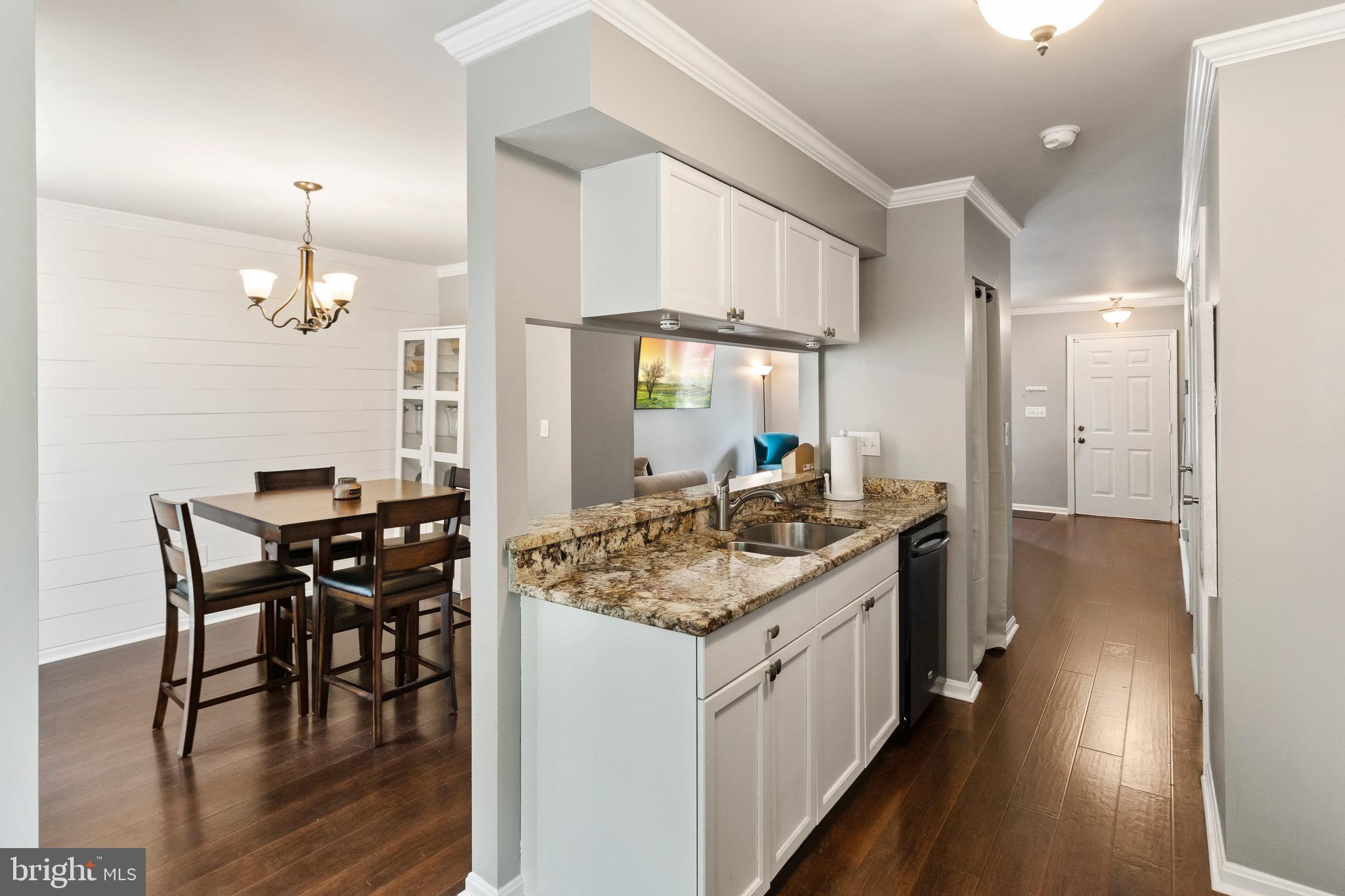 PRINCETON SQUARE - Residential