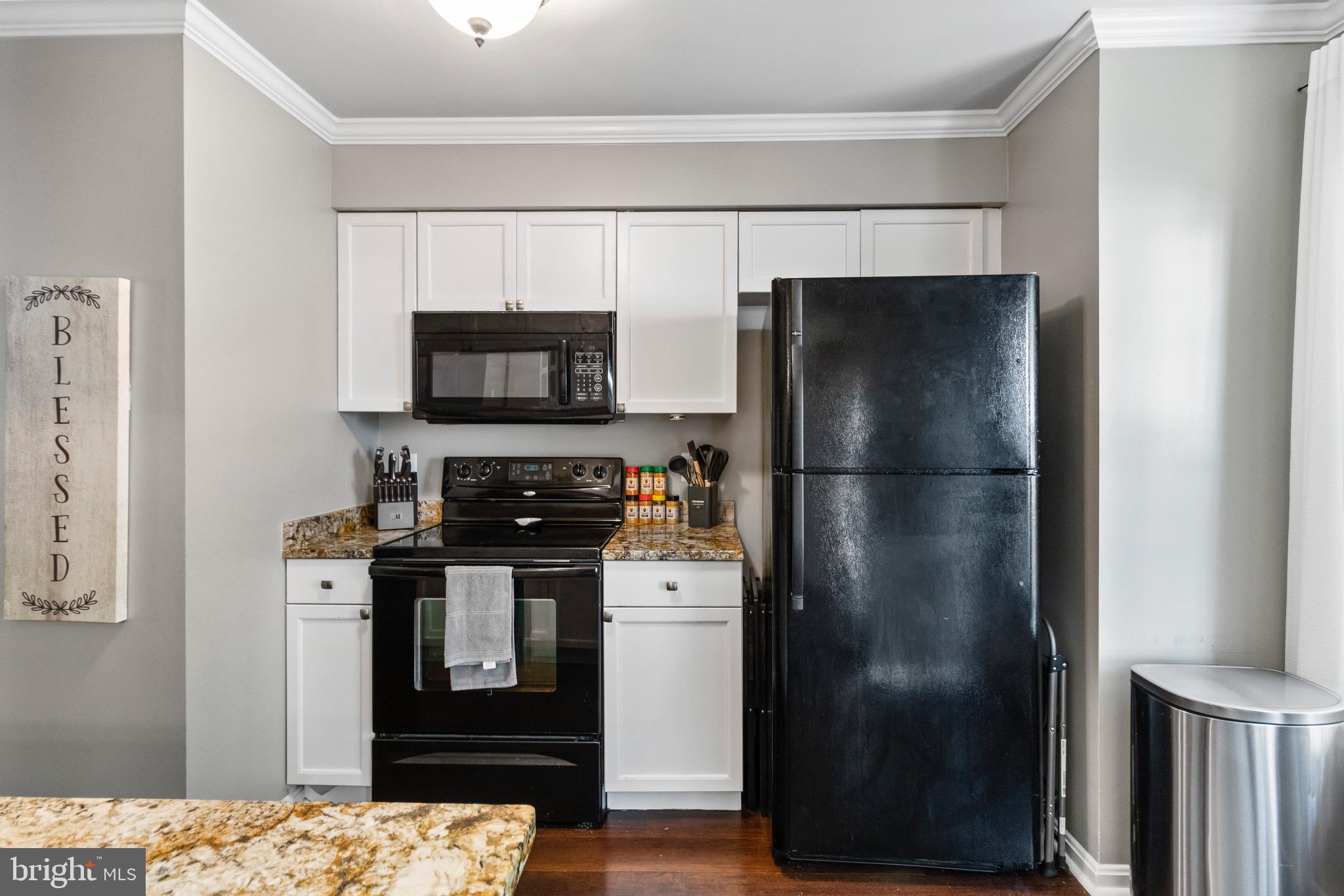 PRINCETON SQUARE - Residential