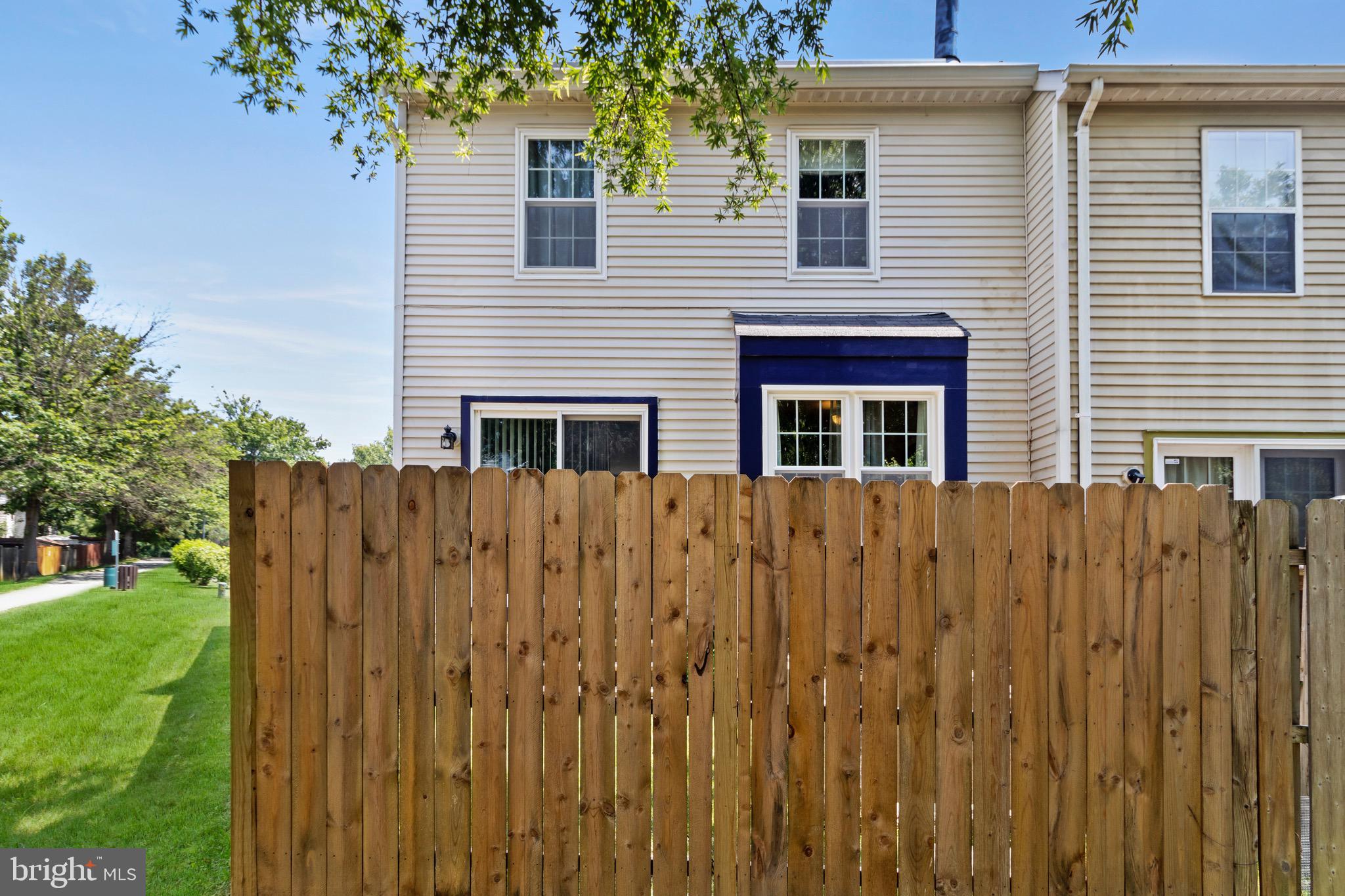 PRINCETON SQUARE - Residential