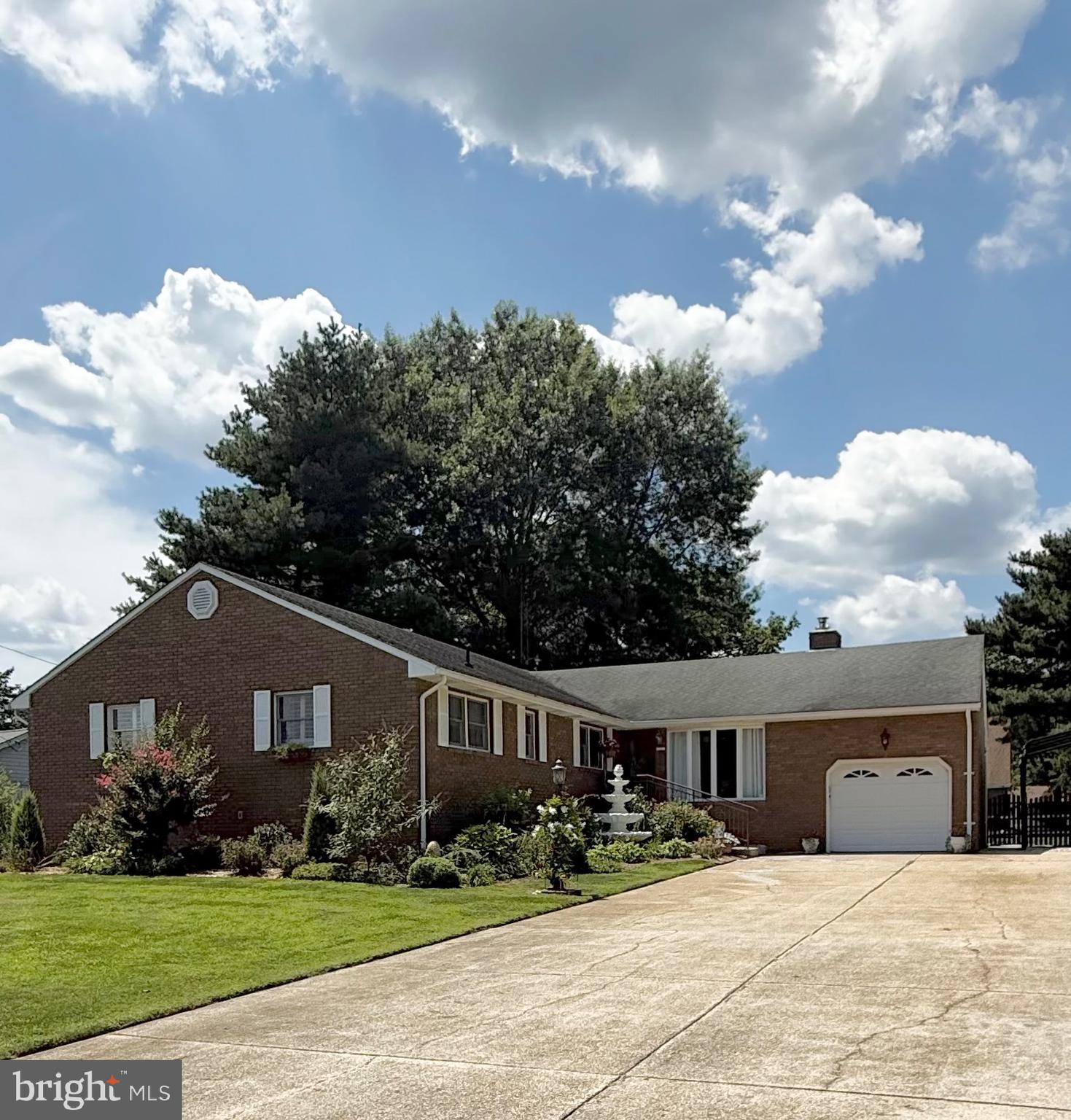 12 HUNTER DRIVE