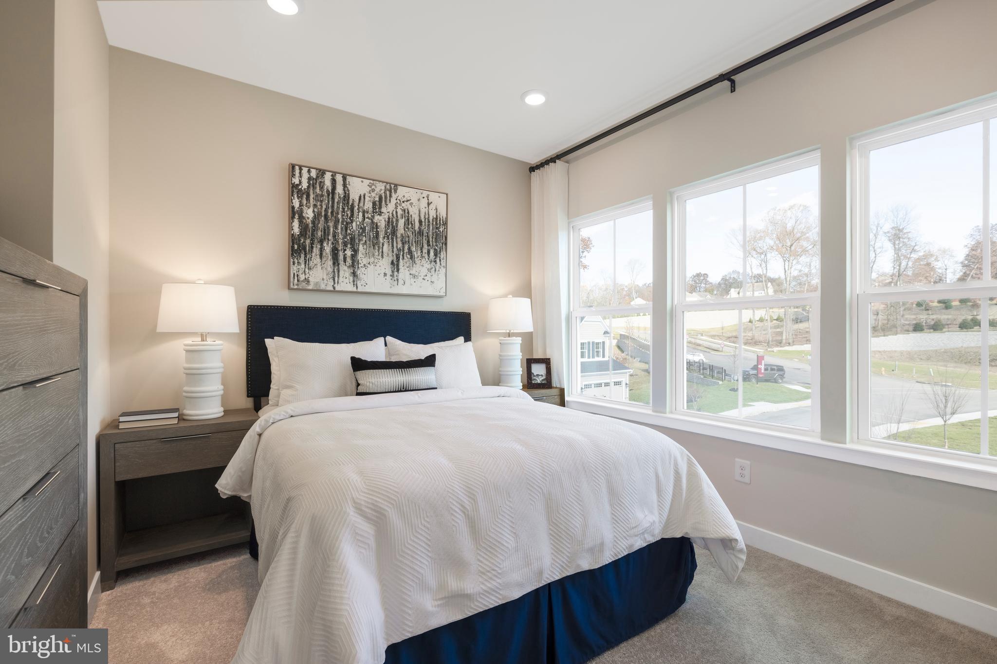 PONDS EDGE - Residential