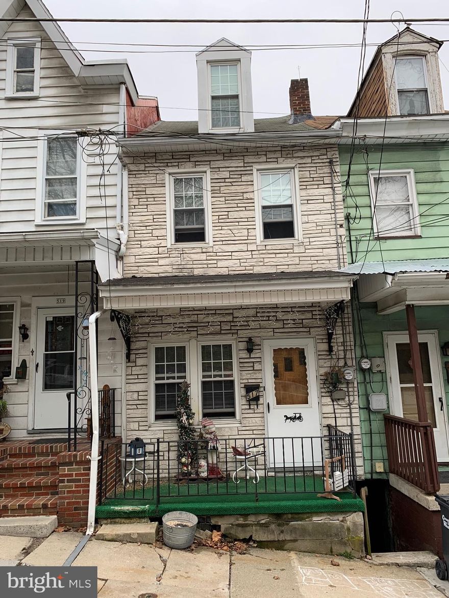 Check out this nicely maintained home located on E Arch Street in Pottsville. 4 Bedrooms 1.5 baths. Nicely updated kitchen and new flooring throughout. Large living areas and bedrooms. Finished 3rd floor can be used as a big 4th bedroom. Nice walkout basement to your quiet fully fenced yard, perfect for kids and pets. Tenant occupied at $950 a month. Schedule a showing today!