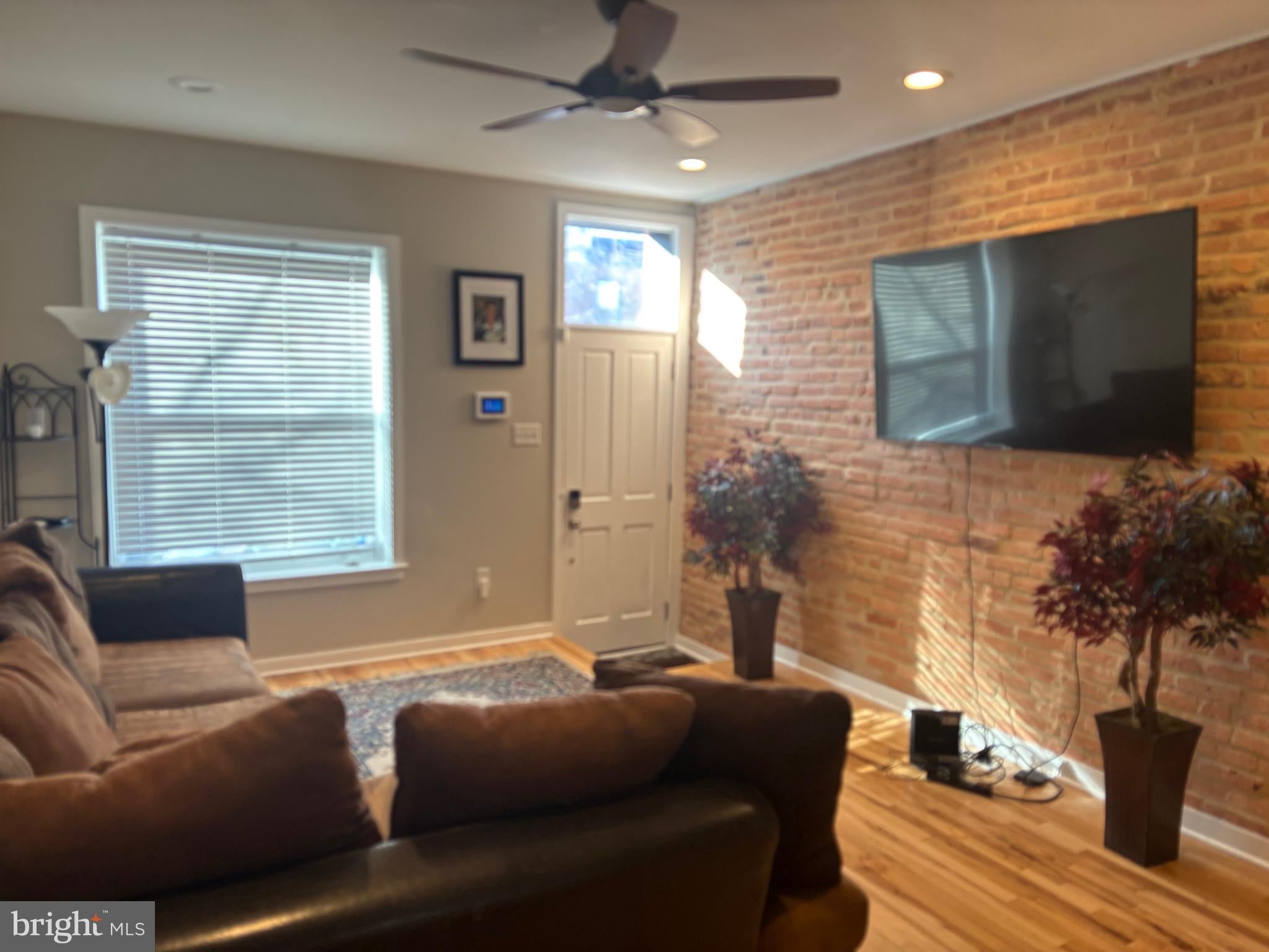 17 N EAST AVENUE