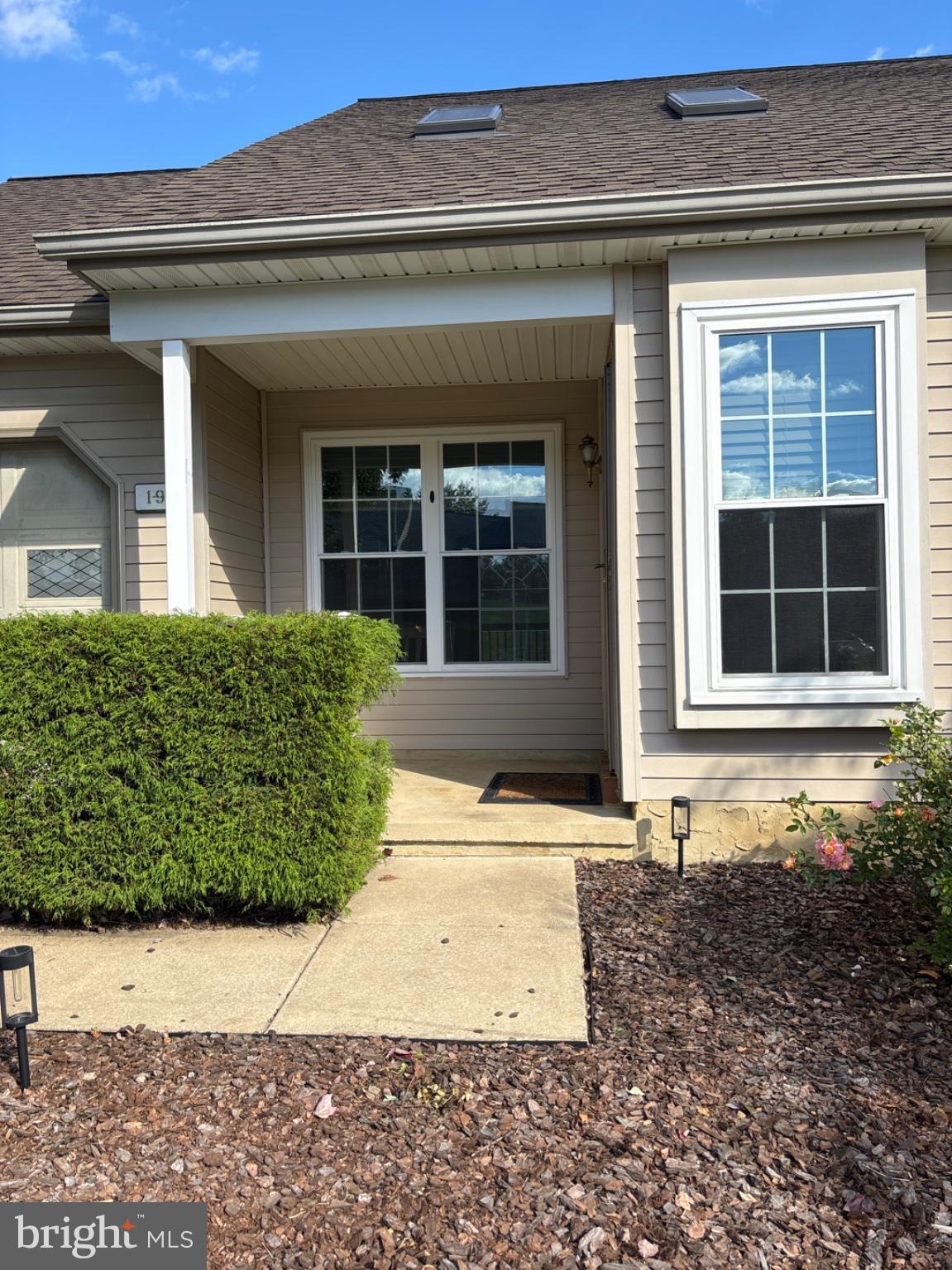 19 BURR OAK DRIVE