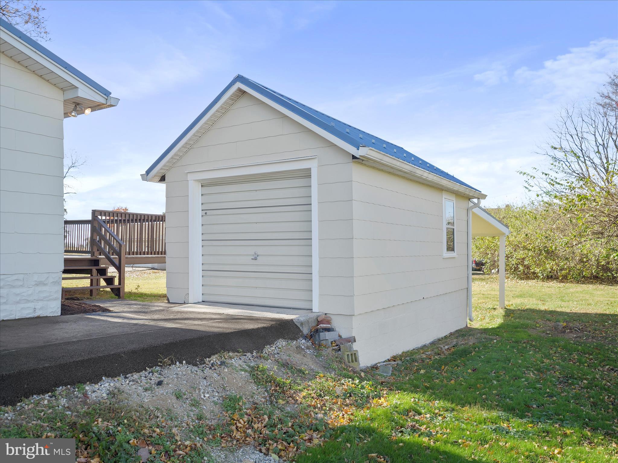 STATE LINE - Residential