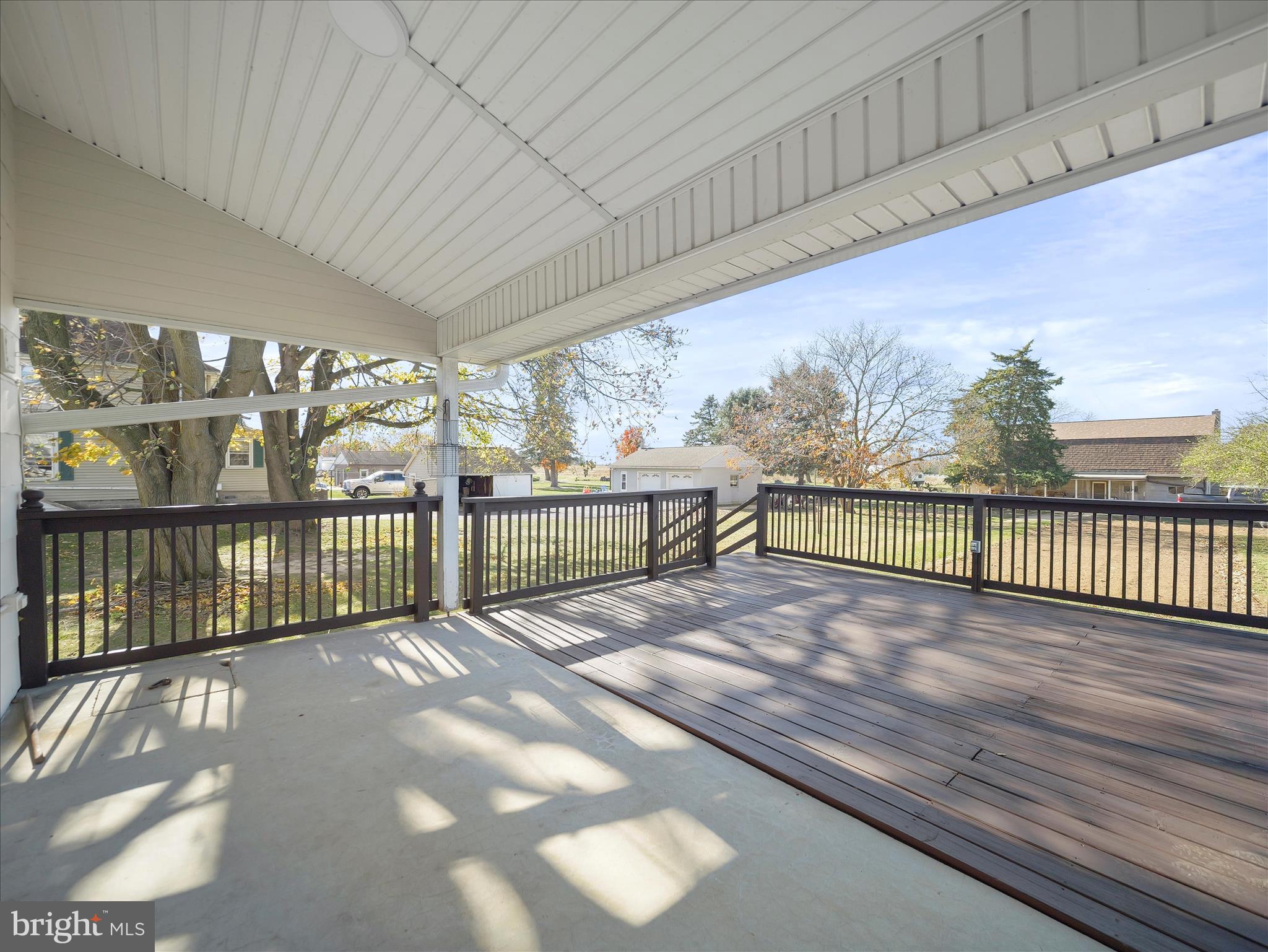 STATE LINE - Residential