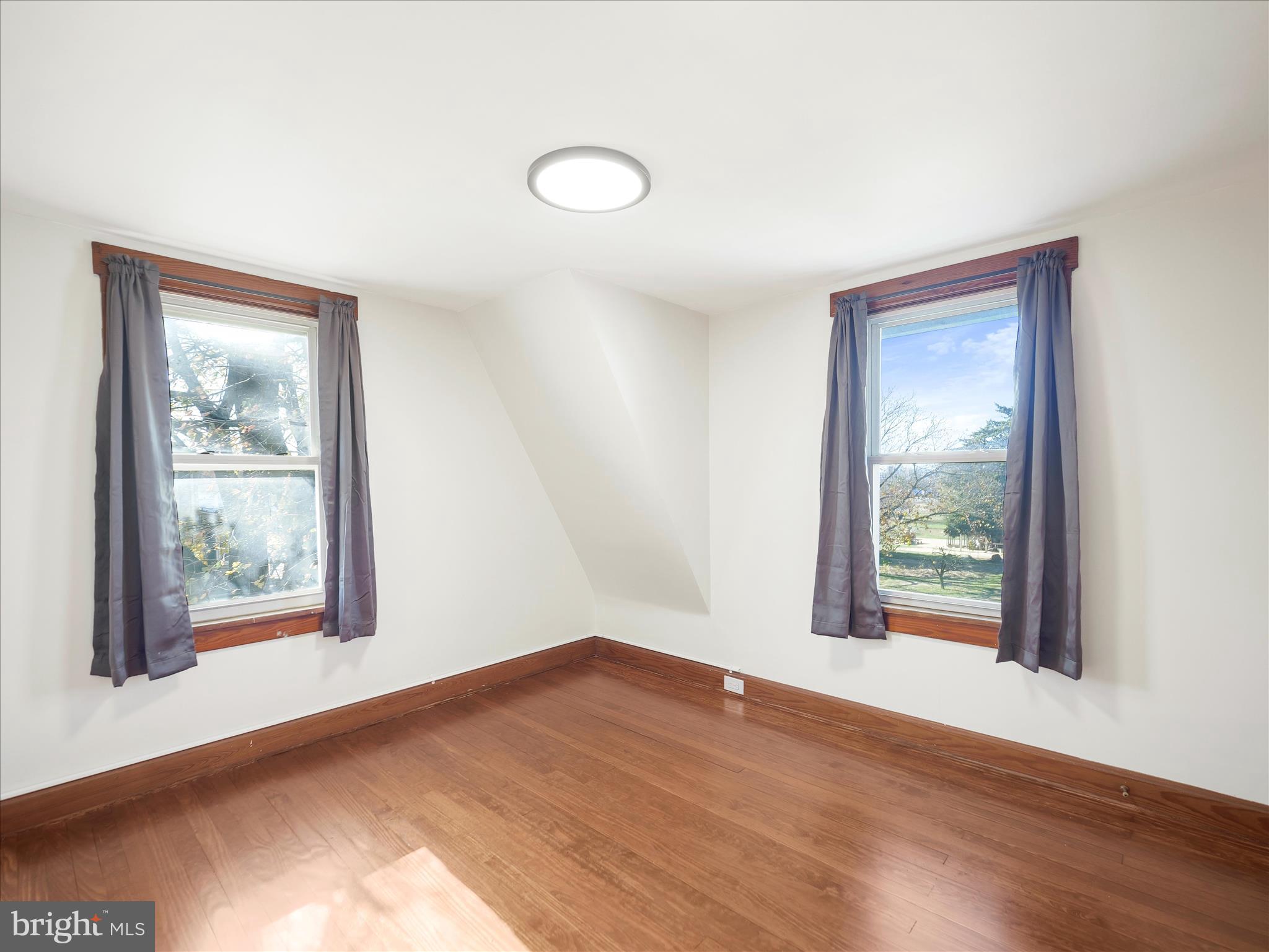 STATE LINE - Residential