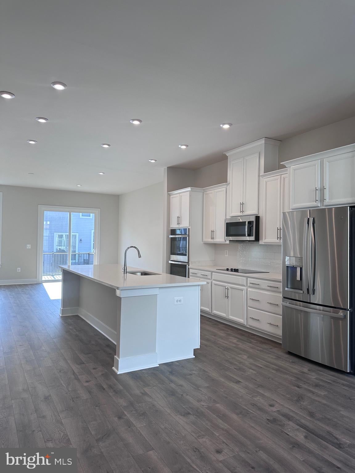 2453 LIBERTY LOOP