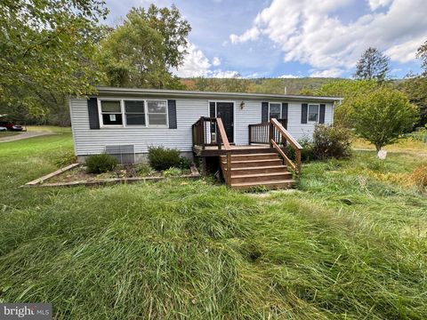 Photo of 8922 Carpers Pike, YELLOW SPRING, WV 26865 (MLS # WVHS2006818) Photo of 8922 Carpers Pike, YELLOW SPRING, WV 26865 (MLS # WVHS2006818)