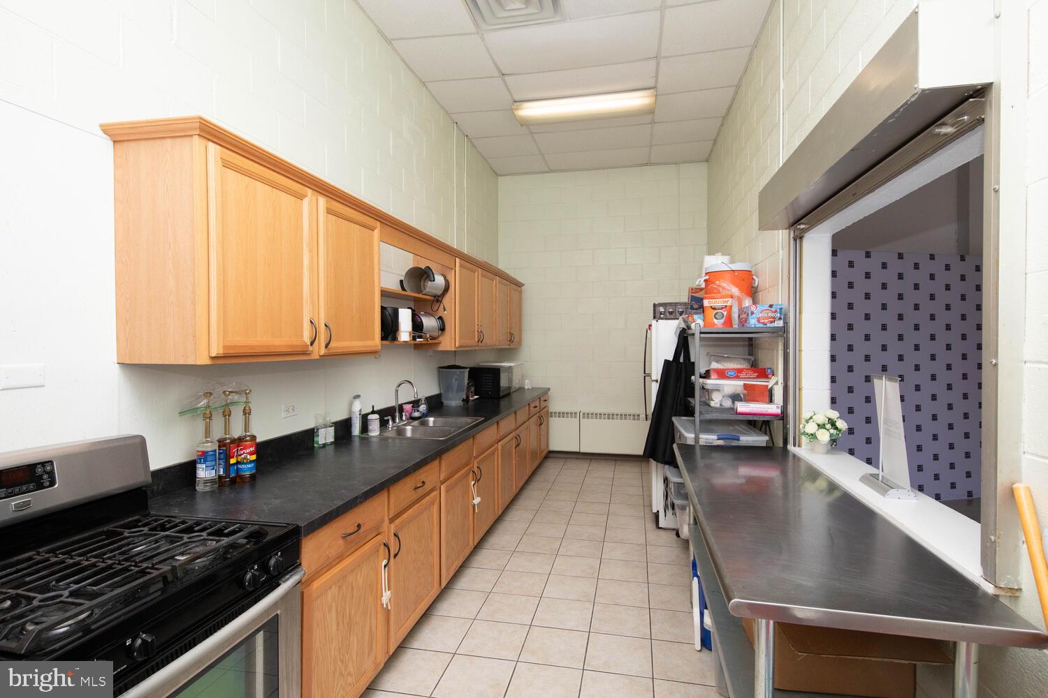 ROXBOROUGH - Commercial Sale